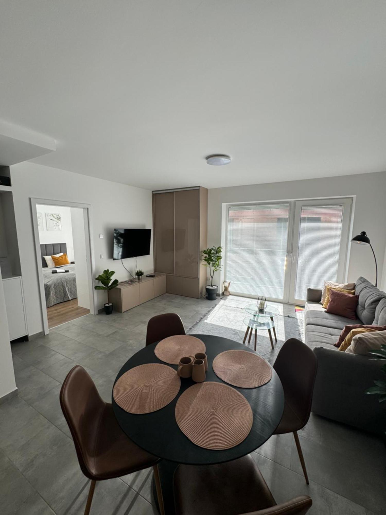 Hello 5C Apartman - Πετς Εξωτερικό φωτογραφία