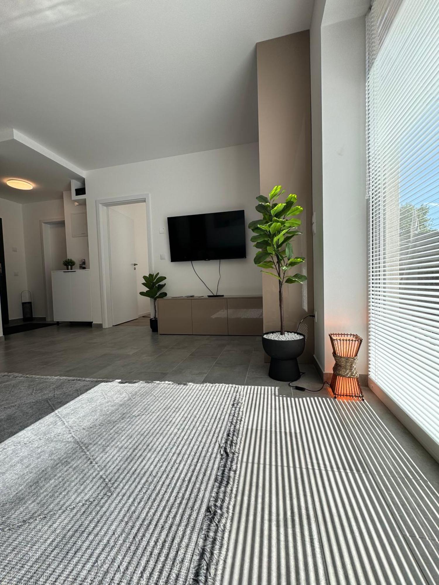 Hello 5C Apartman - Πετς Εξωτερικό φωτογραφία